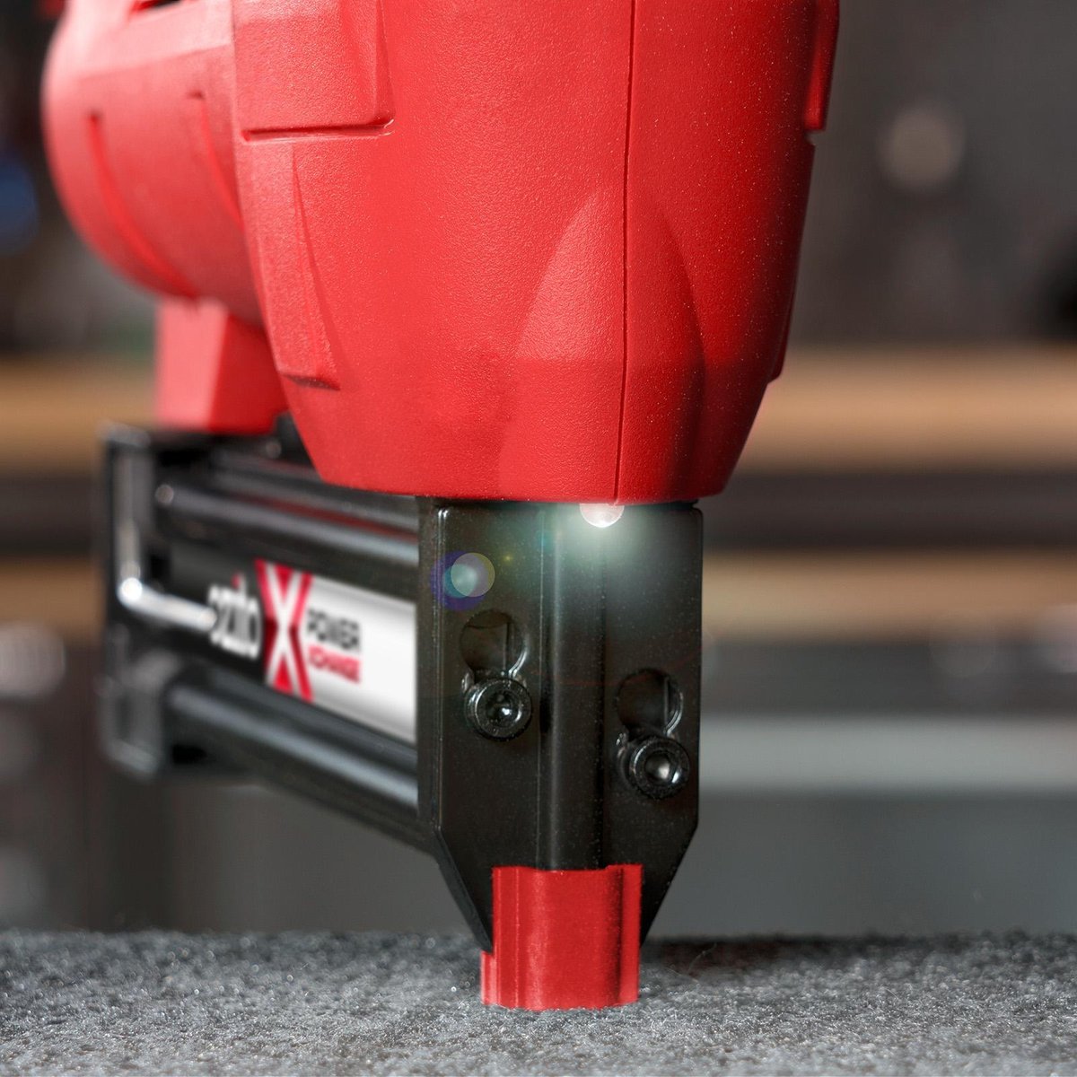 Ozito PXC 18V Cordless 2-in-1 Nail and Staple Gun PXNGS-018 - 290mm x 100mm x 240mm - SuperSaverAU - view 3