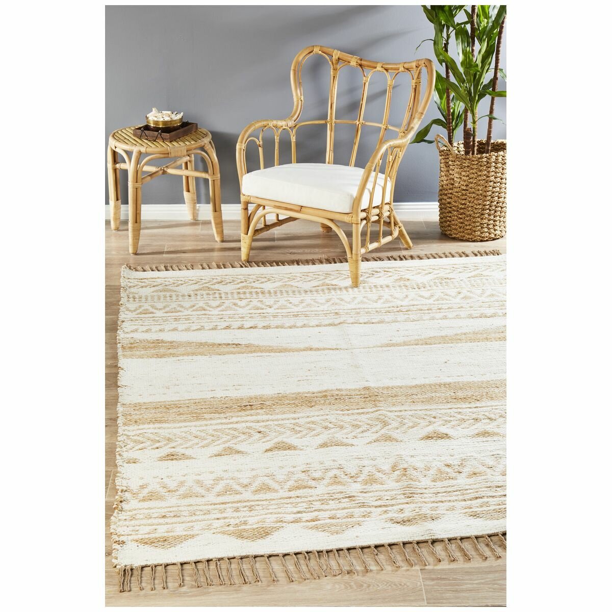 Rug Culture Parade White Handwoven Rug - Flatwoven Jute and Cotton Chenille - PRD333WHT400X300