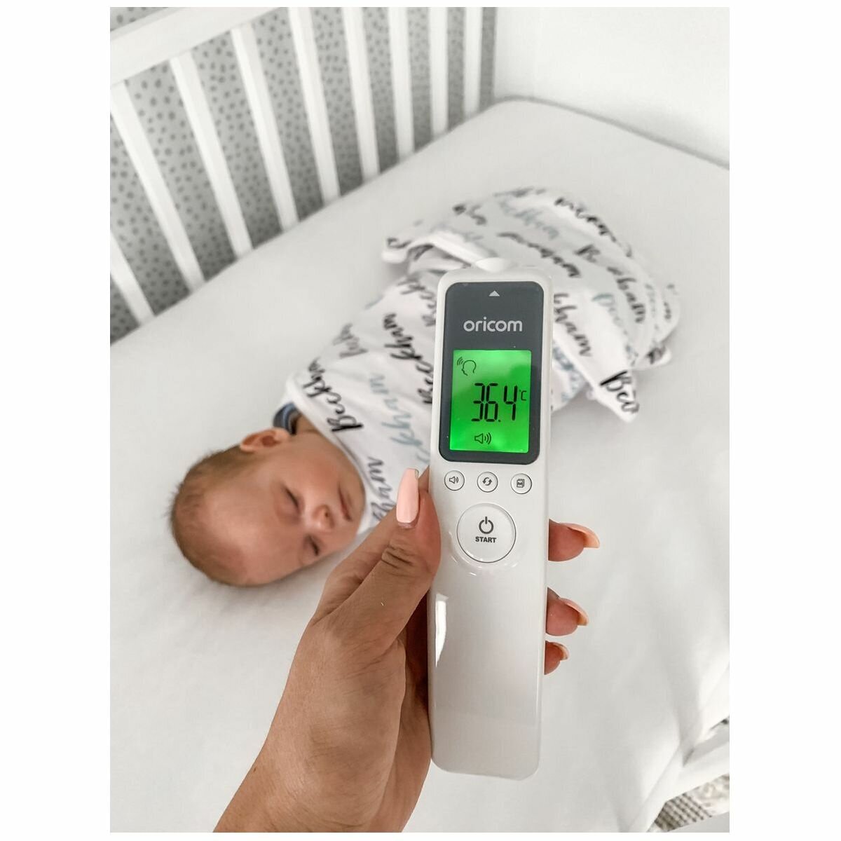 Oricom Non Contact Infrared Thermometer - Colour-Coded Reading, Stores 32 Temperatures - HFS1000