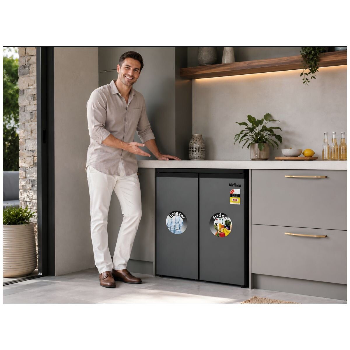 Airflo 156L bar fridge and freezer - Stainless steel doors, LED lighting, vegetable crisper - AFF156