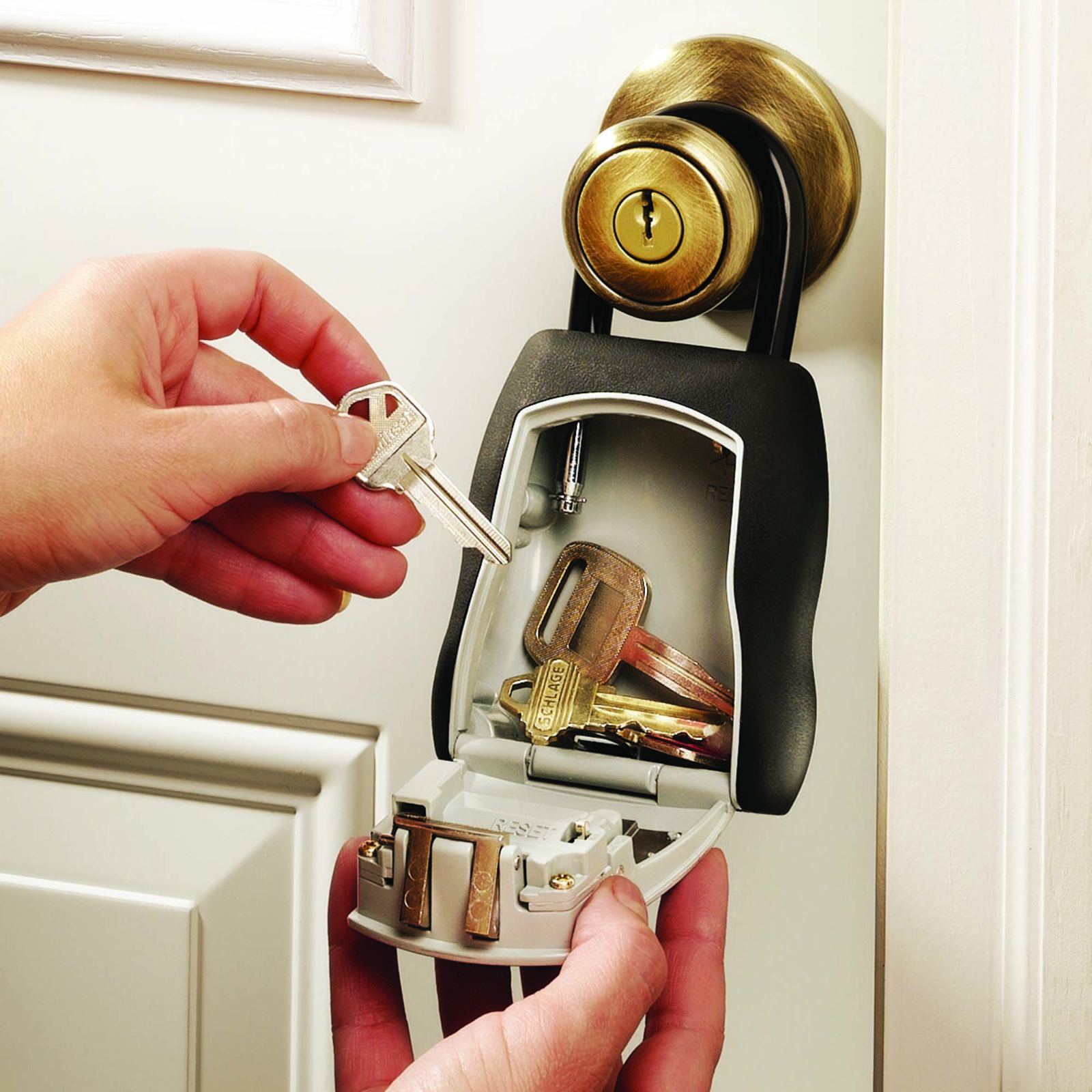Master Lock Portable Key Storage Safe Combination Over-Door Key Box