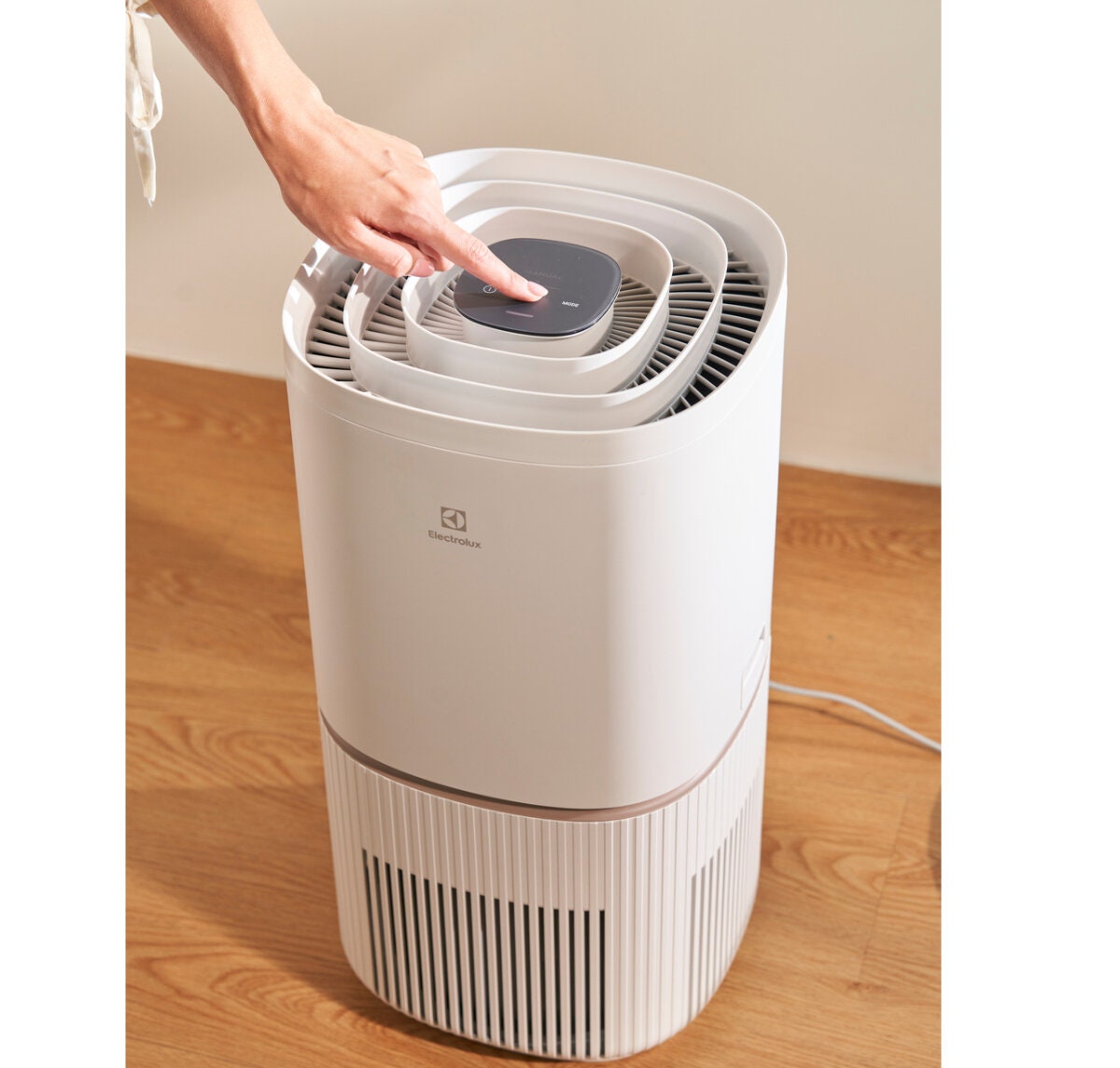 Electrolux UltimateHome 500 Air Purifier - 4 Stage Filters, 54m² Room, App Control, Shell White - EP53-47SWA