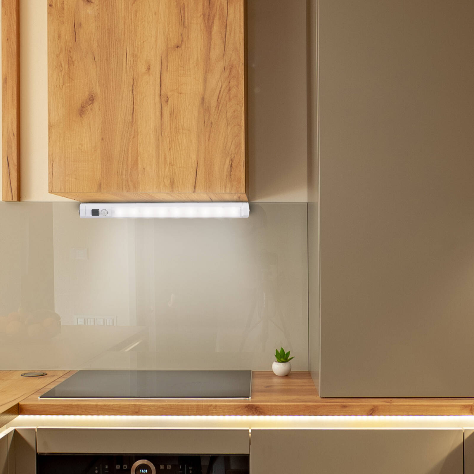 Arlec 9 LED Battery Operated Under Cabinet Motion Sensor Light White