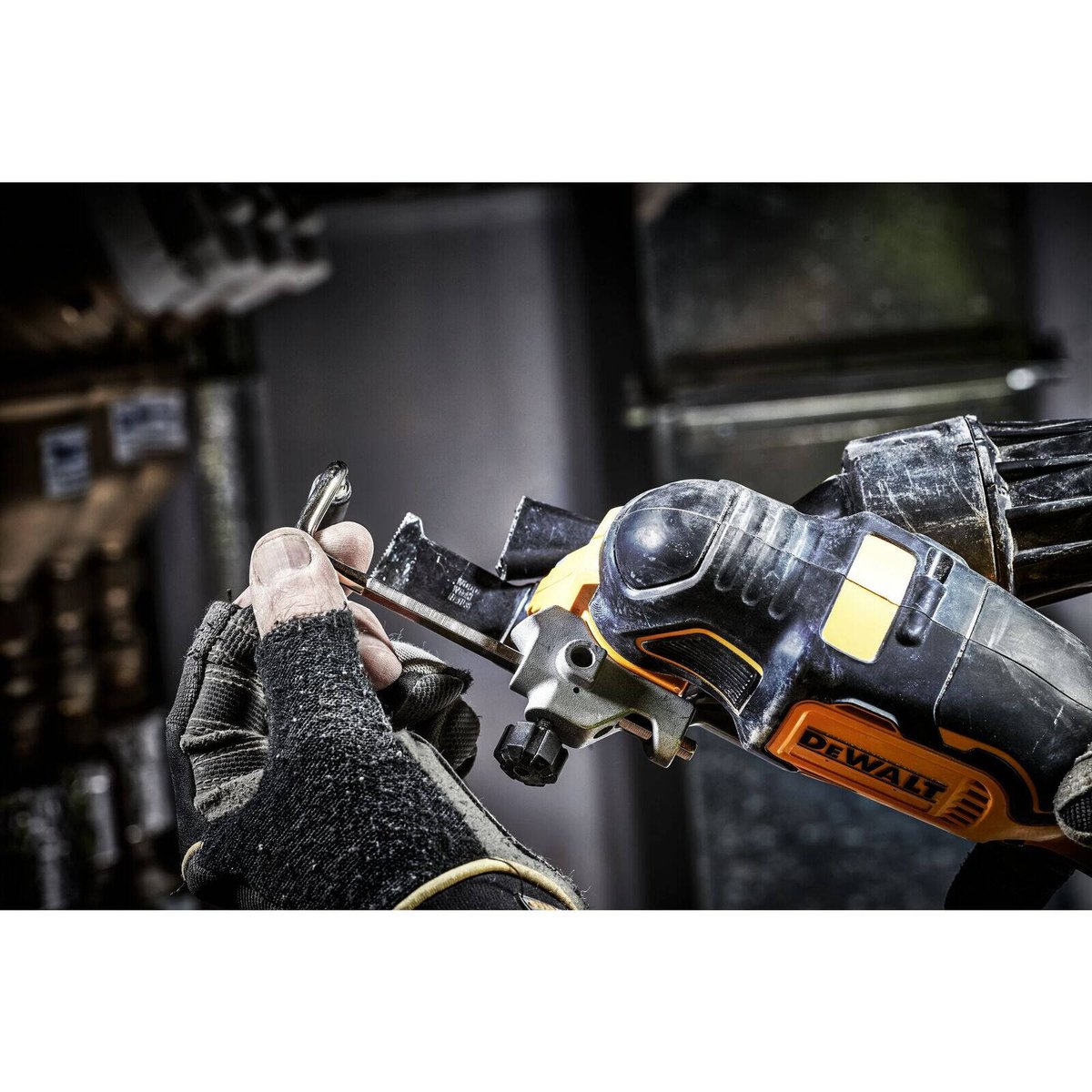 Dewalt 18V XR Li-Ion 3 Speed Oscillating Multi Tool DCS356N-XJ - 155mm x 80mm x 310mm - Yellow - SuperSaverAU - view 3