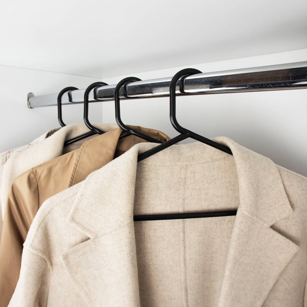 Practa Black Heavy Duty Plastic Tube Clothes Hangers 15 Pack - 445mm x 215mm - Anti-Slip Notches - Extra-Wide Design