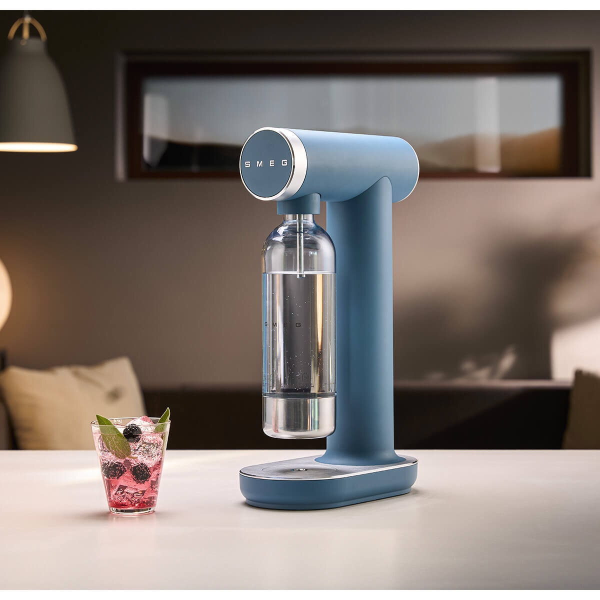 Smeg soda maker - Blue, electricity-free operation, Tritan Renew bottle, front knob control - SKC01SBMAU