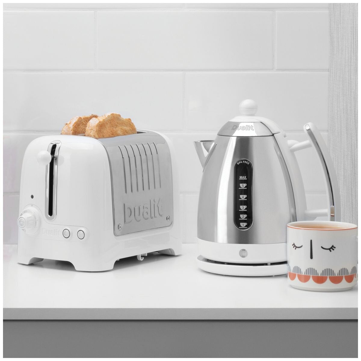 Dualit Jug Kettle 1.5L - Gloss White Polished Finish, 2400W Rapid Boil, 360 Degree Base - DU72041