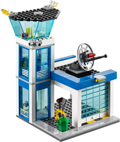 LEGO 60047 Police Station - Jailbreak! Helicopter & Crook's Tow Truck