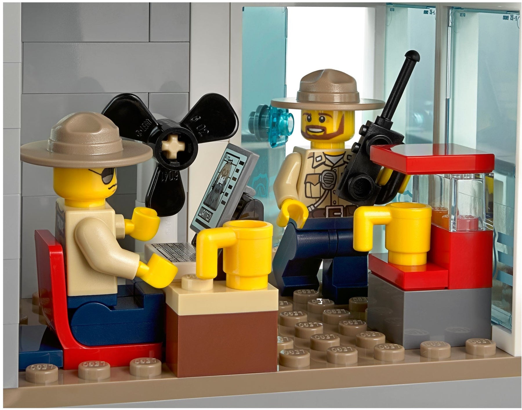 LEGO 60069 Swamp Police Station Playset: Catch the Crooks! - SuperSaverAU - view 5