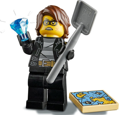 LEGO 60272 Police Boat Transport: Duke DeTain vs. Clara the Criminal