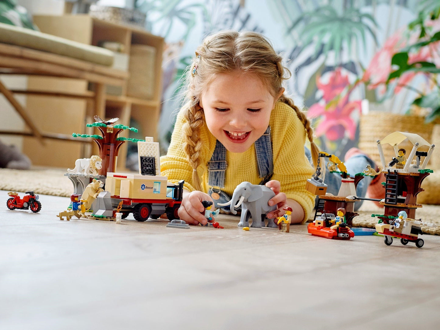 LEGO 60307 Wildlife Rescue Camp - Animals, Vehicles & Minifigures
