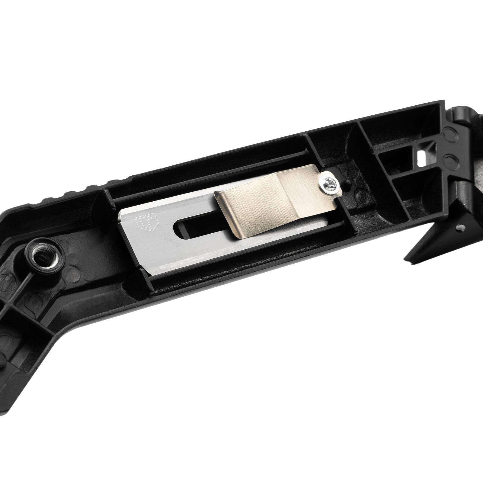 ToughBuilt Carpet Knife with Blade Storage
