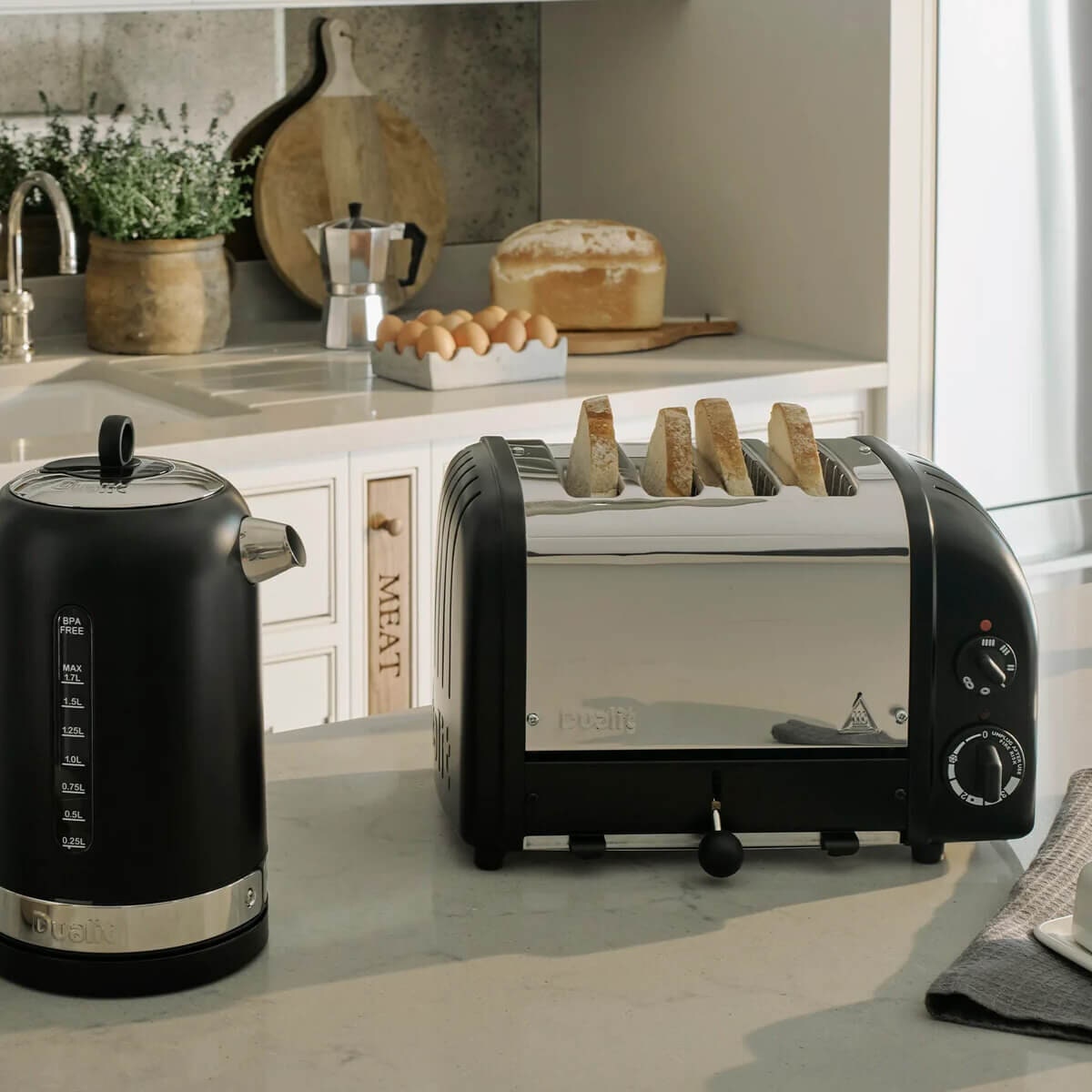 Dualit NewGen 4 Slice Toaster - Matte Black Finish, Slot-Selector Control, Wire Guard - DU47065