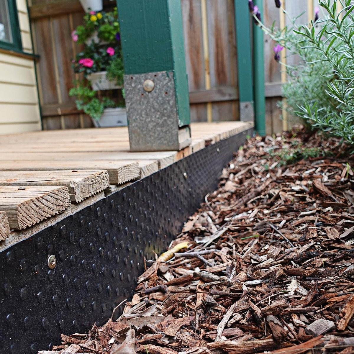 Jack Garden Edging 300mm x 8m Recycled Plastic Protects Mulch - SuperSaverAU - view 2