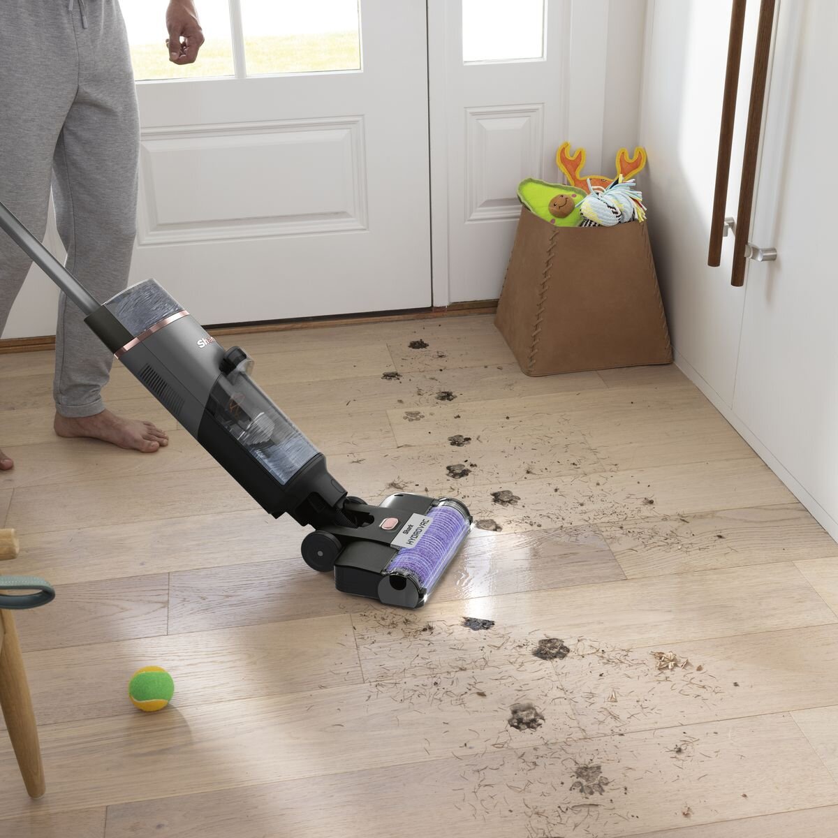 Shark HydroVac cordless 3-in-1 cleaner - vacuums, mops and self-cleans, two-tank system, charcoal - WD210