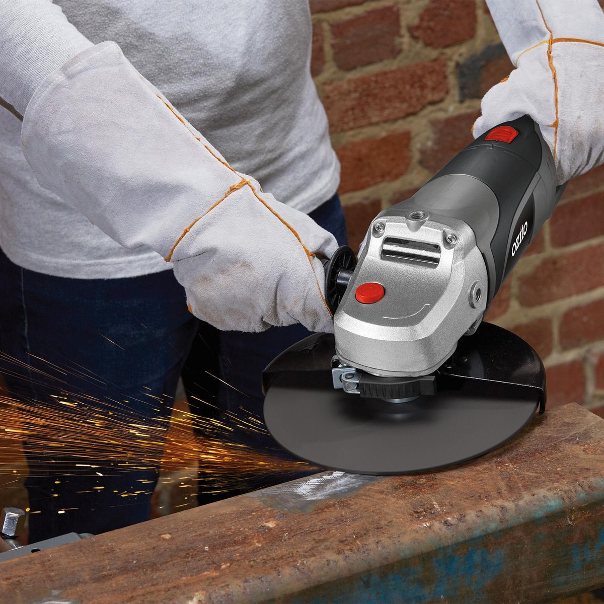 Ozito Angle Grinder - 230mm - Metal - 2350W Power - SuperSaverAU - view 3