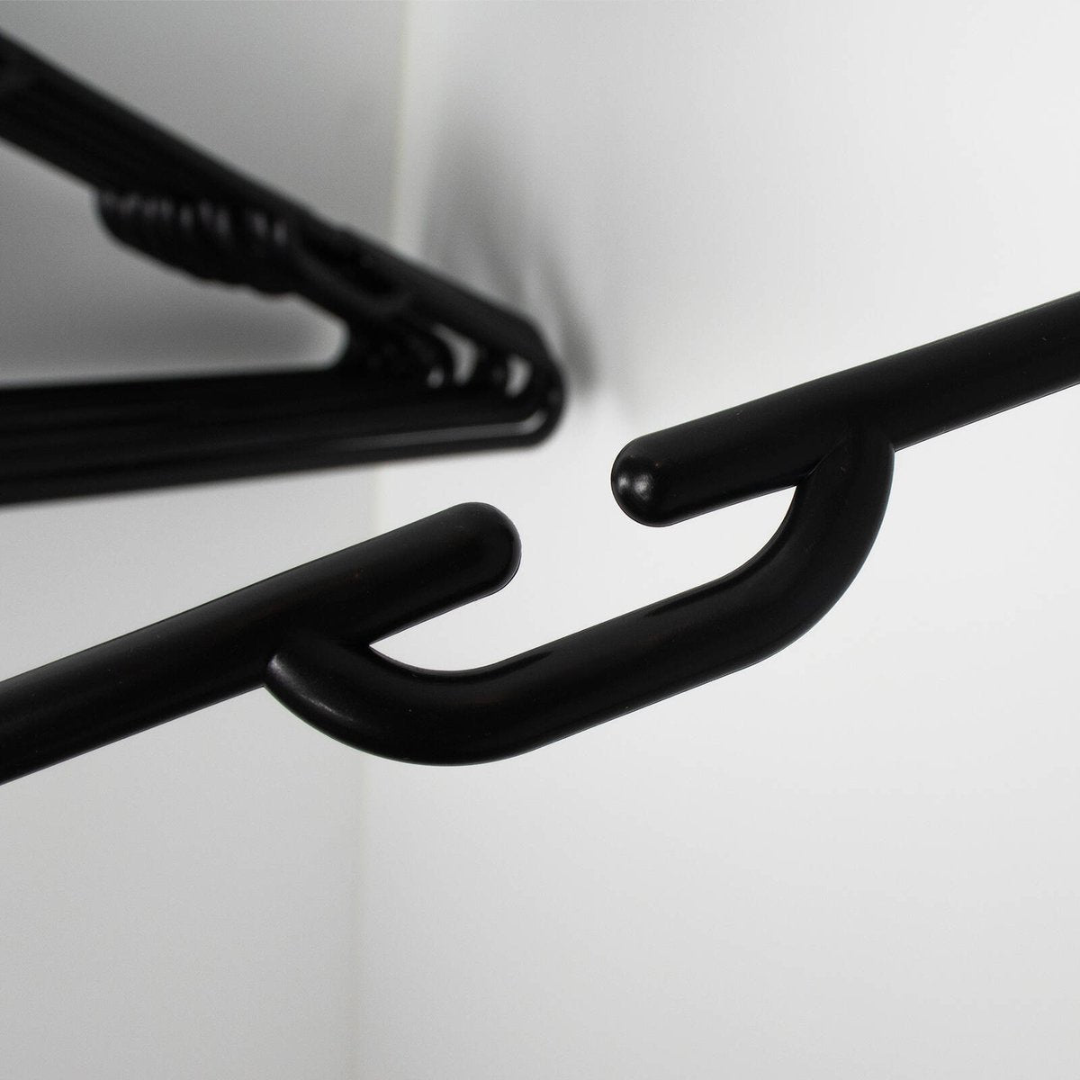 Practa Black Heavy Duty Plastic Tube Clothes Hangers 15 Pack - 445mm x 215mm - Anti-Slip Notches - Extra-Wide Design