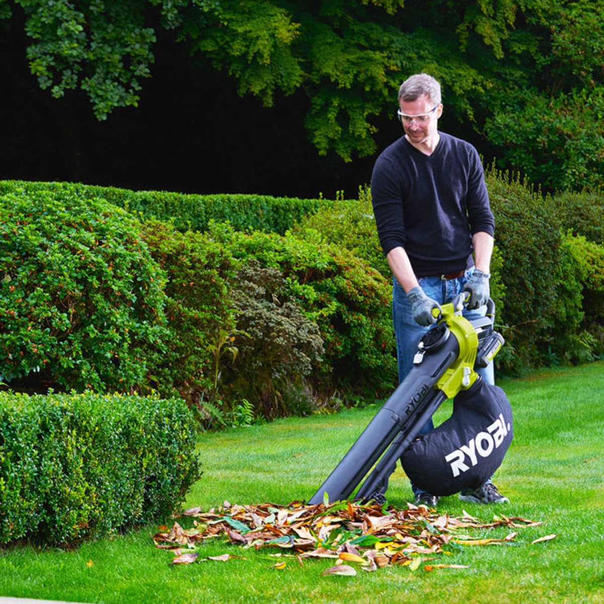 Ryobi Blower Vacuum - 36V - Brushless - Cordless with 4.0Ah Battery