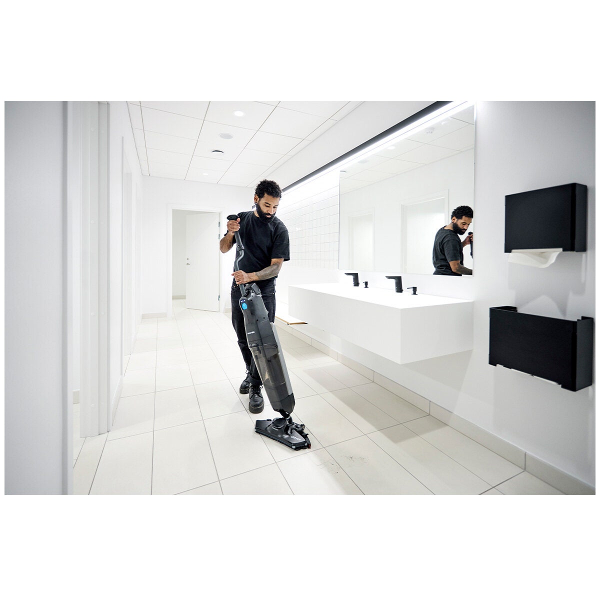 Nilfisk Dryft Grab and Go scrubber-dryer - cordless lithium-ion, S-Motion action for hard floors - 58002003