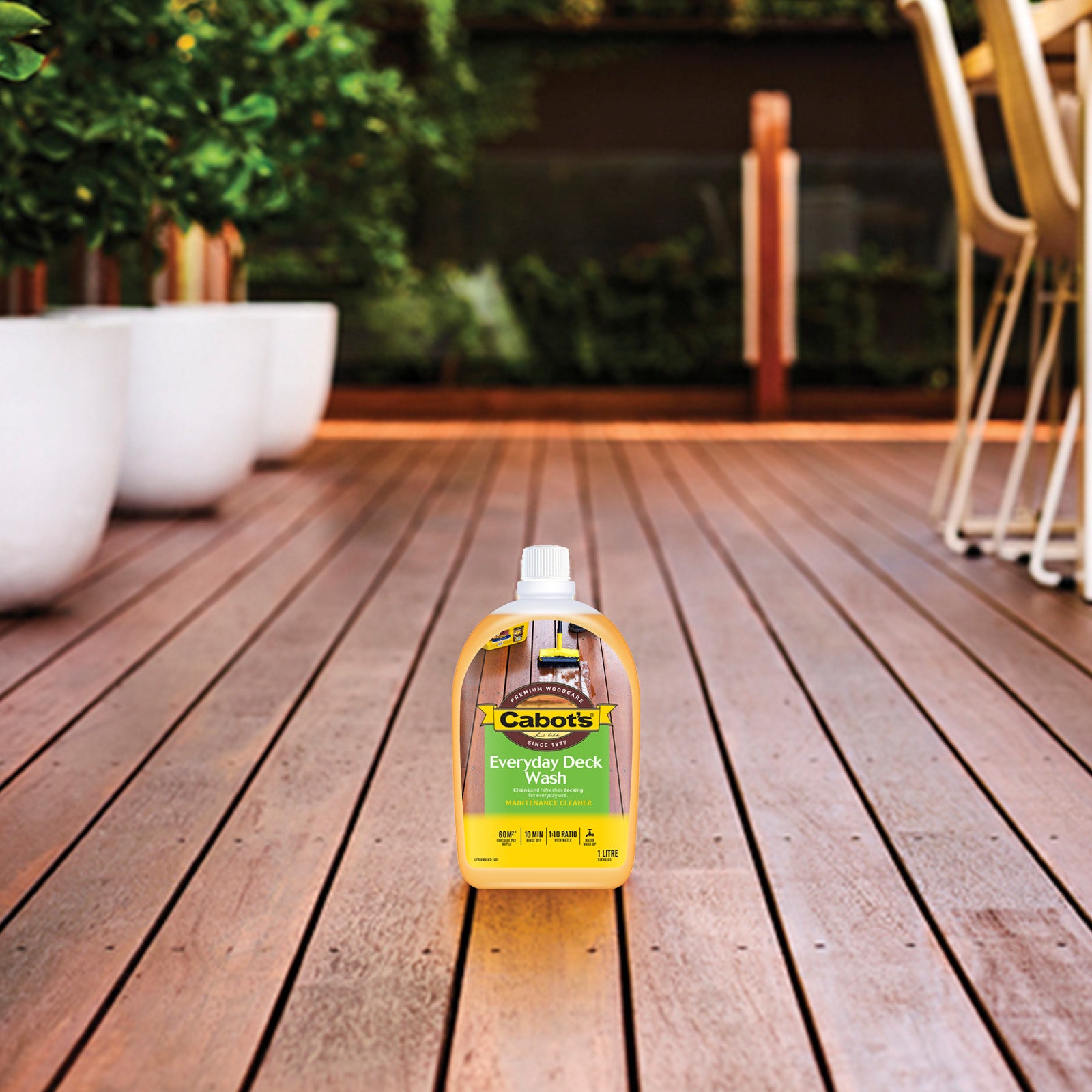 Cabot's 1L Everyday Deck Wash Water Based Timber Decking Cleaner