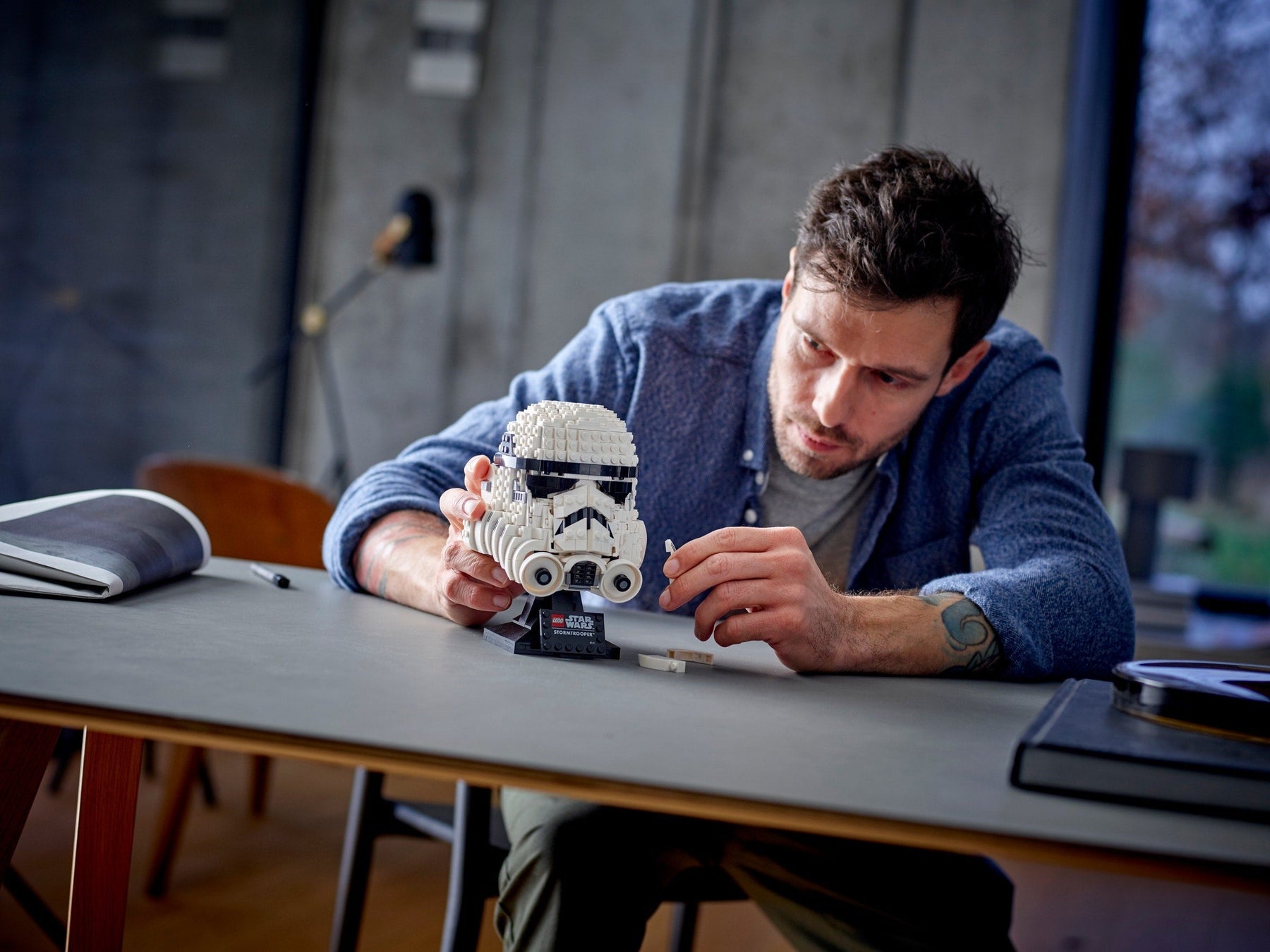 LEGO 75276 Star Wars Stormtrooper Helmet Building Kit - SuperSaverAU - view 7