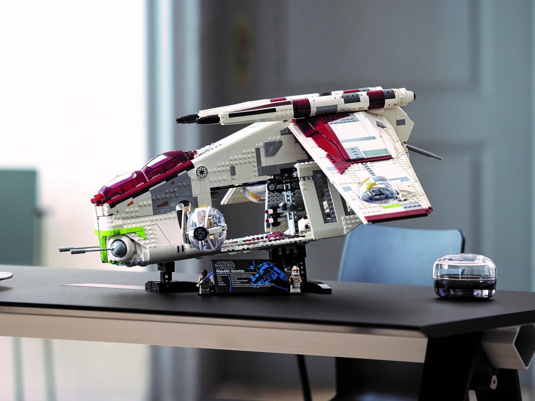 LEGO 75309 Republic Gunship - UCS Star Wars Set - SuperSaverAU - view 2