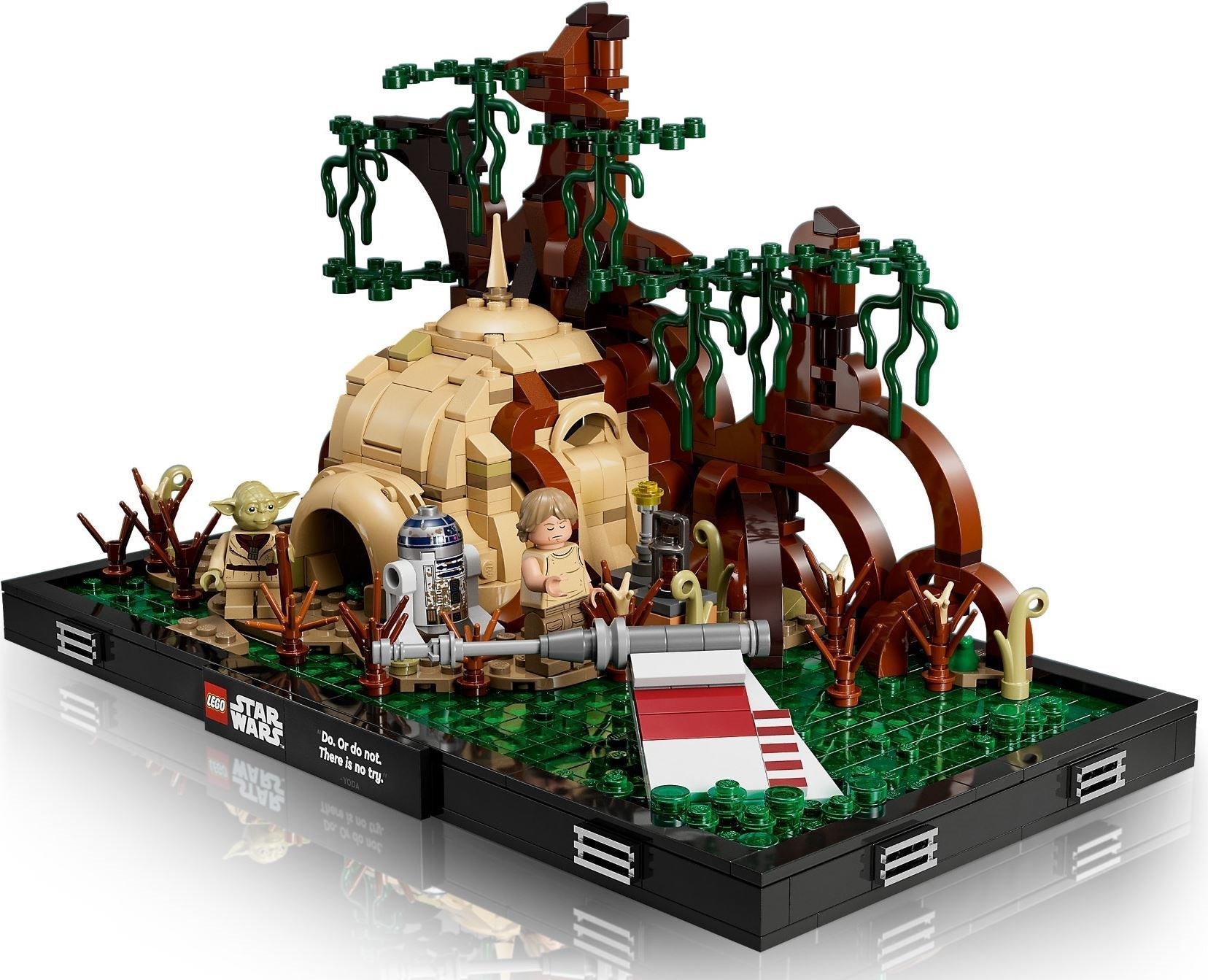 LEGO 75330 Star Wars Dagobah Jedi Training Diorama - SuperSaverAU - view 2