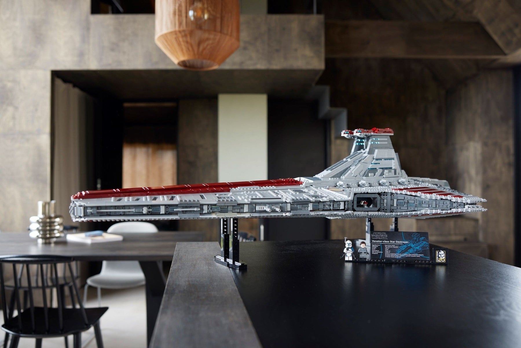 LEGO 75367 Venator-Class Republic Attack Cruiser – Ultimate Star Wars Starship - SuperSaverAU - view 3