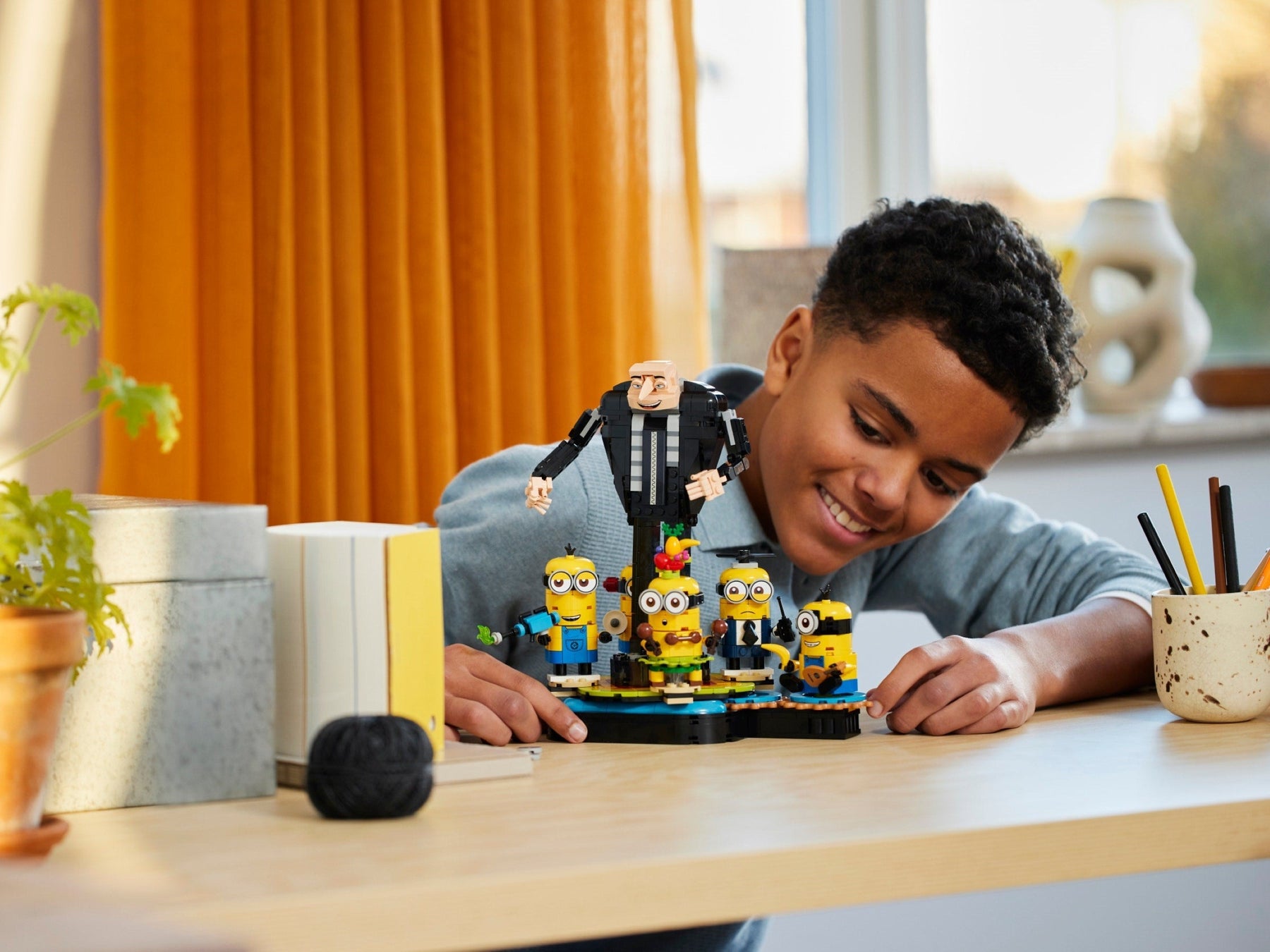 LEGO 75582 Despicable Me Brick-Built Gru and Minions - SuperSaverAU - view 4