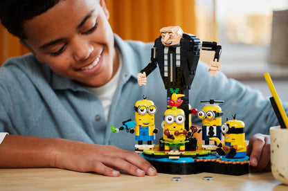 LEGO 75582 Despicable Me Brick-Built Gru and Minions