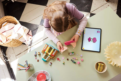 LEGO Wicked 75681 - Glinda, Elphaba, Nessarose at Shiz University