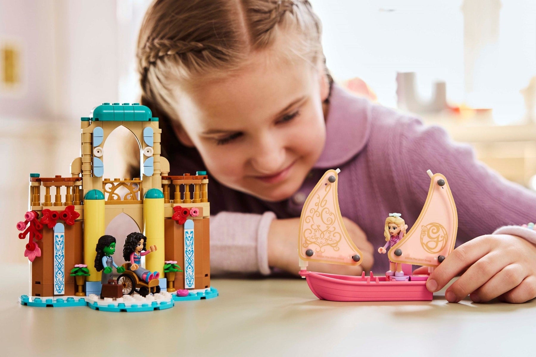 LEGO Wicked 75681 - Glinda, Elphaba, Nessarose at Shiz University - SuperSaverAU - view 4
