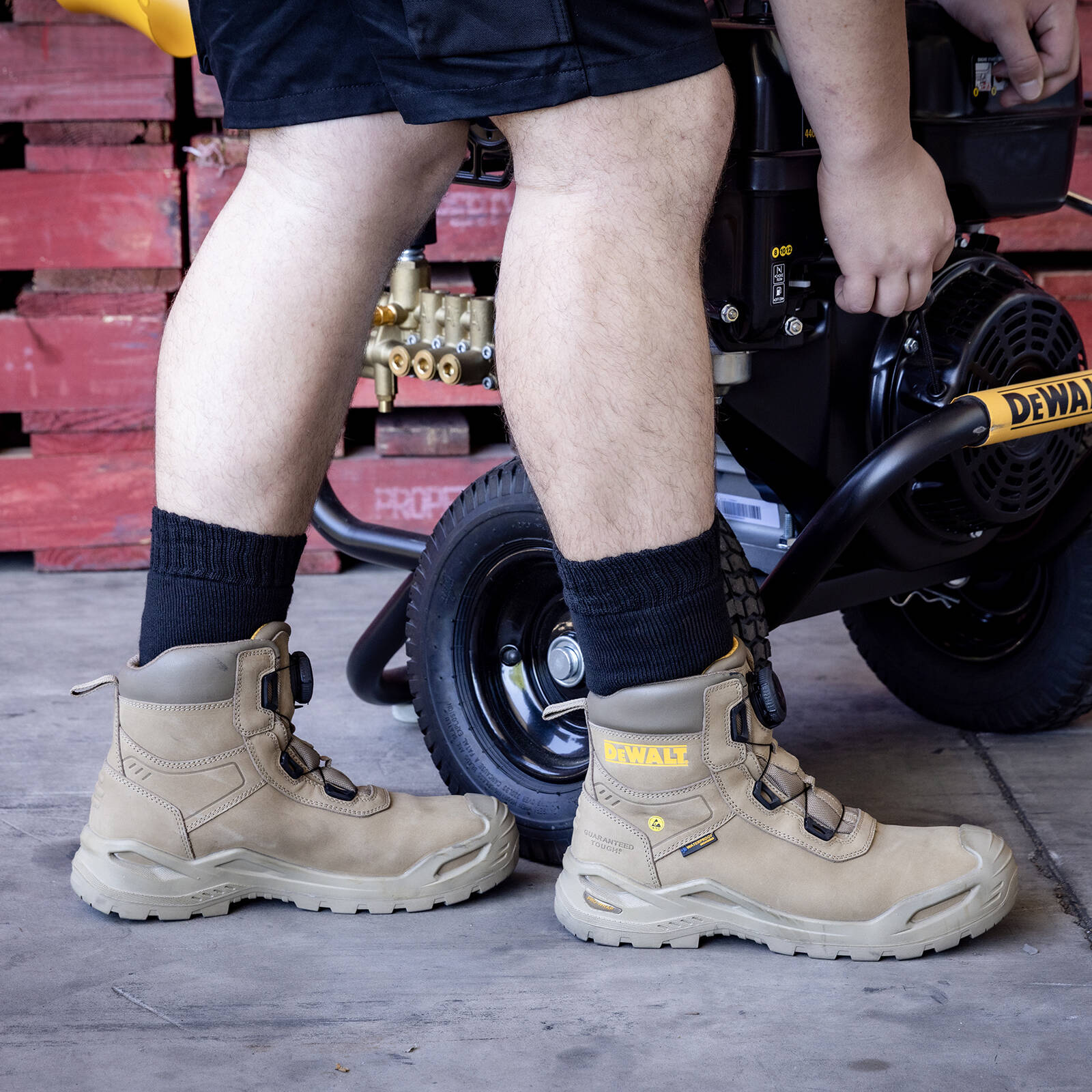DeWALT Stone Lander BOA Composite Toe Safety Work Boot Size 10 - Water Resistant Nubuck, SRC