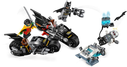 LEGO 76118 DC Super Heroes Mr. Freeze Batcycle Battle- Auzzi Store