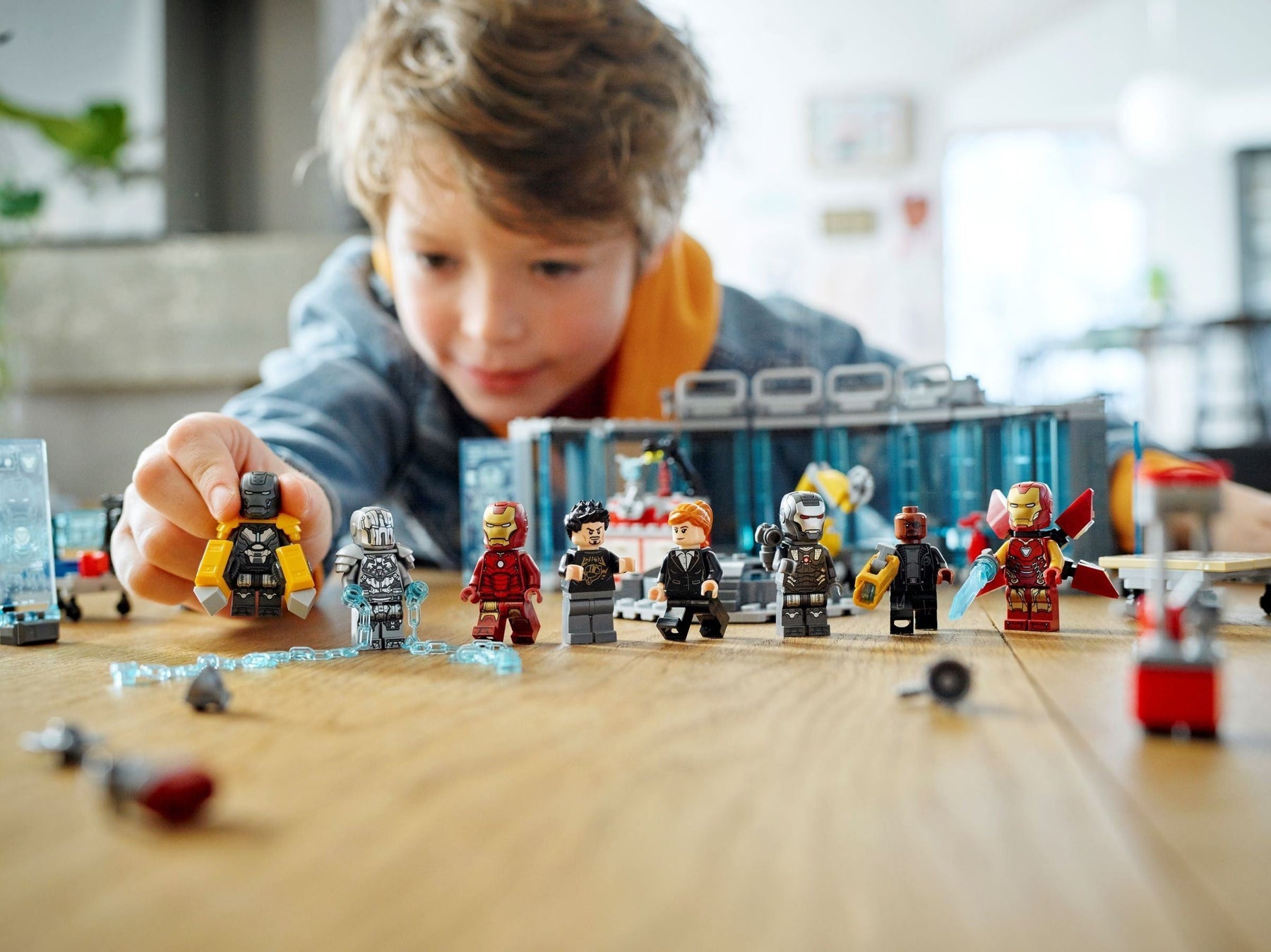 LEGO Marvel Super Heroes 76216 Iron Man Armory- Auzzi Store