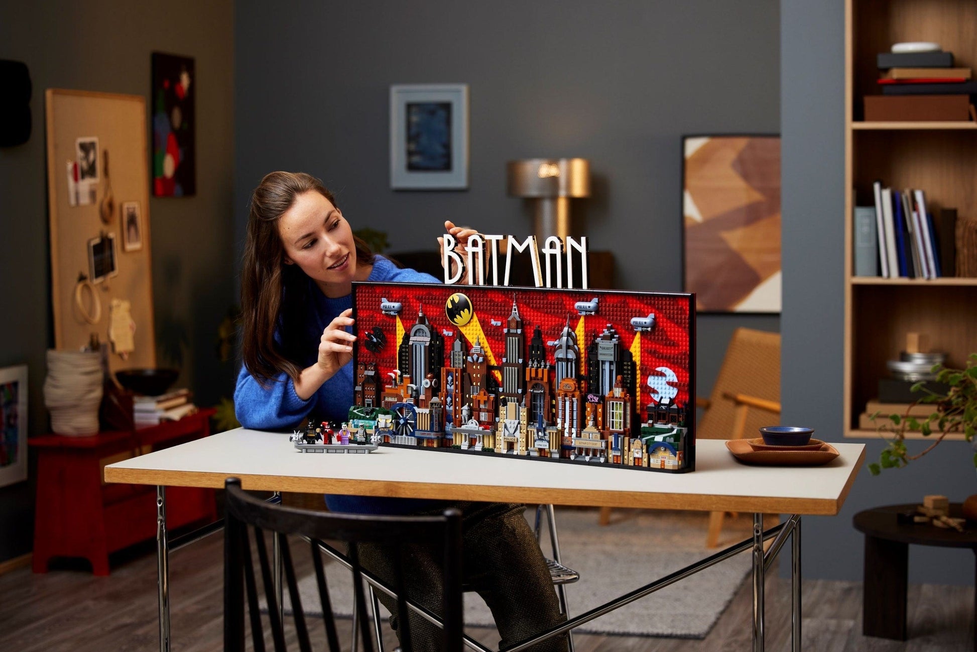 LEGO DC Series 76271 Batman: The Animated Series Gotham City- Auzzi Store