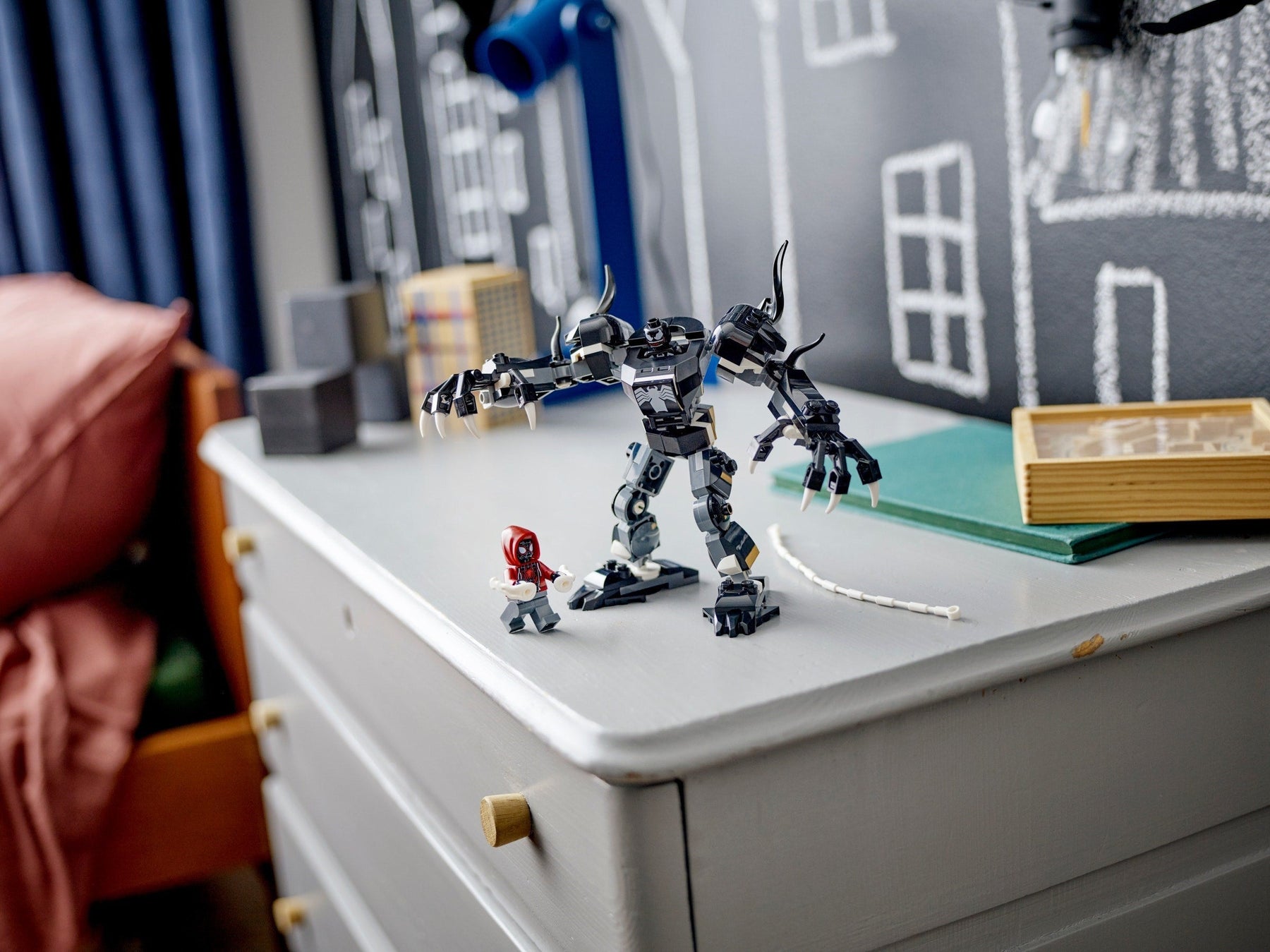 LEGO Marvel 76276 Venom Mech Armor vs. Miles Morales- Auzzi Store