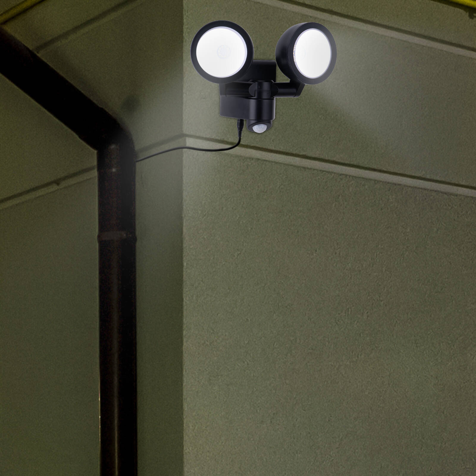 Arlec 330 Lumens LED Solar Security Sensor Light, Black Wall Mount LVS535