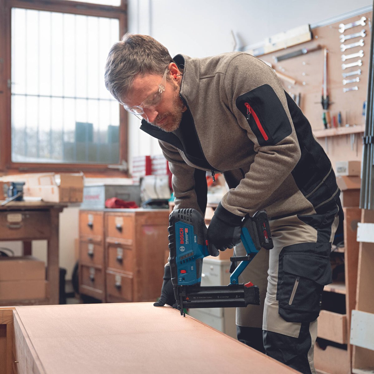 Bosch 18V Professional Wood Nailer Skin Only - Cordless - Low Recoil - 96mm x 276mm x 337mm - SuperSaverAU - view 3