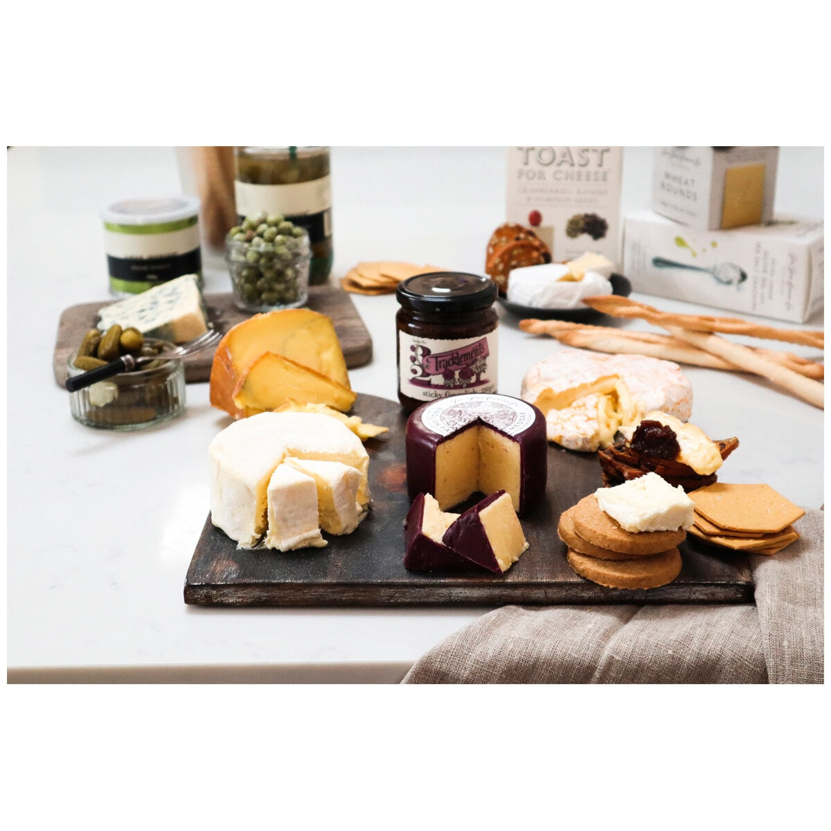 Entertainer's Cheese Selection Hamper - SuperSaverAU - view 6
