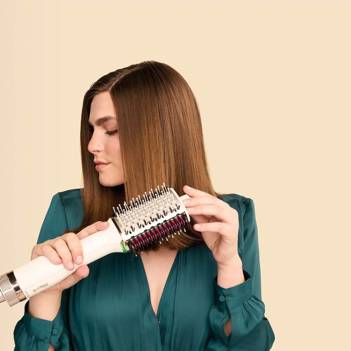 Shark SmoothStyle Heated Comb Hair Straightener - Wet and Dry Hair Modes - White - HT202ANZ
