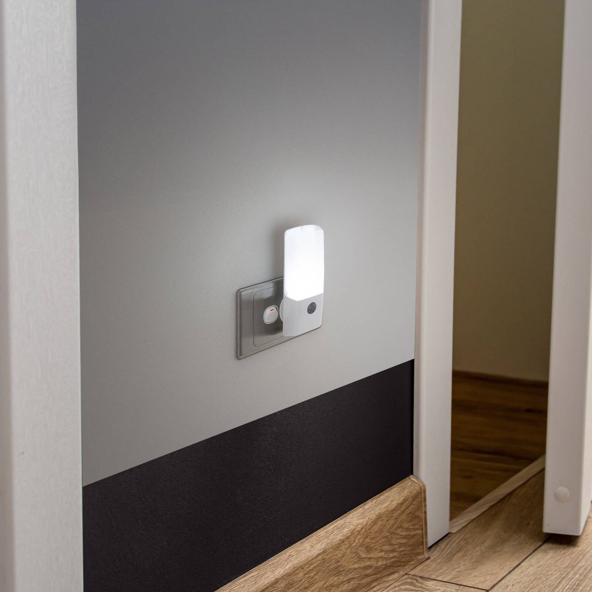 Arlec LED Nightlight Pack of 3 - Automatic Dusk to Dawn - Polycarbonate - Soft Light