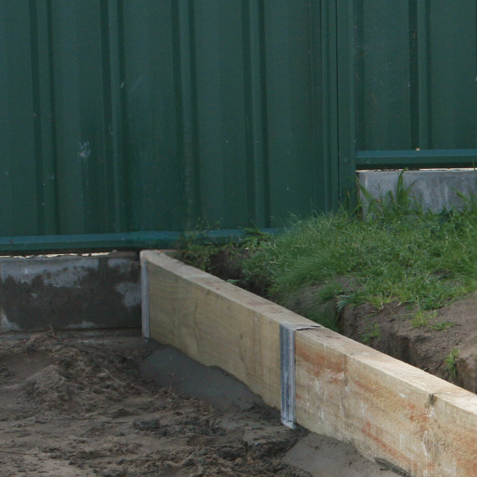 Jack Retain-iT 50 x 450mm Galvanised Steel Joiner Post Sleeper Upright
