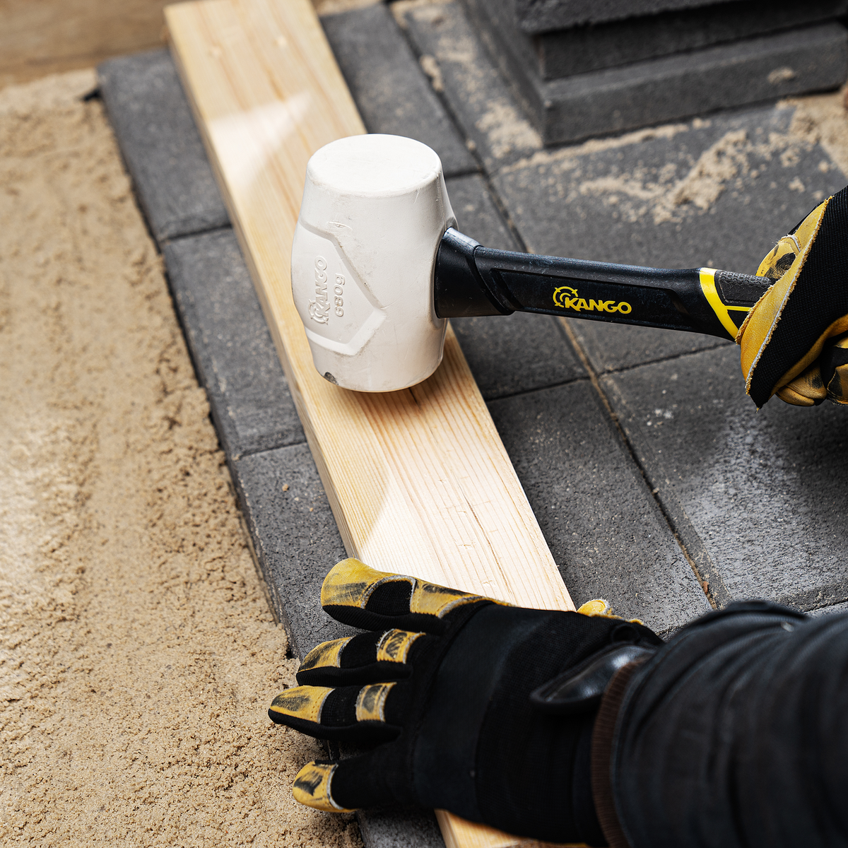 Kango 680g White Rubber Mallet - High-Density Rubber - Durable Design - SuperSaverAU - view 3