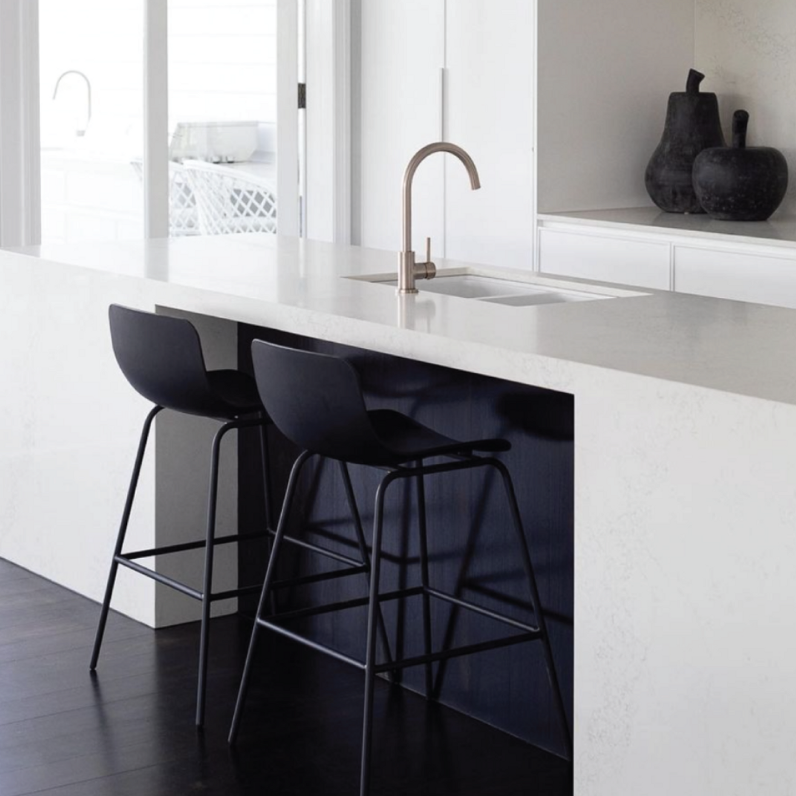 Feast Watson Black Japan Timber Floor Stain & Varnish 4L - Oil Based, Satin, UV Resistant & Waterproof