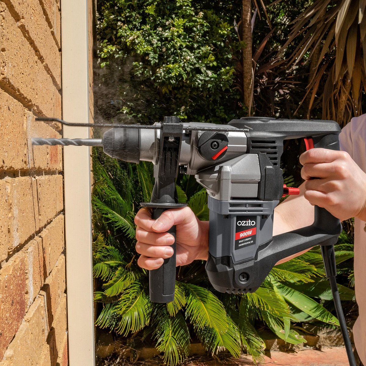 Ozito 900W Rotary Hammer Drill Kit - 3.5J Impact Energy - 5 SDS+ Accessories - SuperSaverAU - view 5