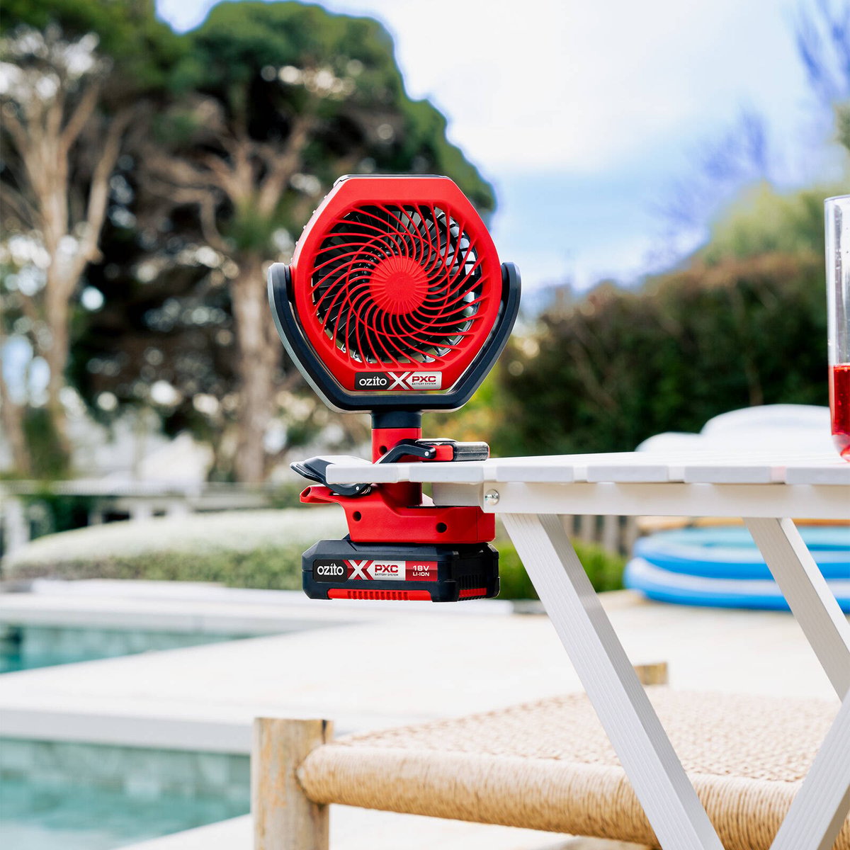 Ozito 18V Brushless Compact Fan PXCFS 110 - 112mm Blade - Cordless - Adjustable Airflow - SuperSaverAU - view 4