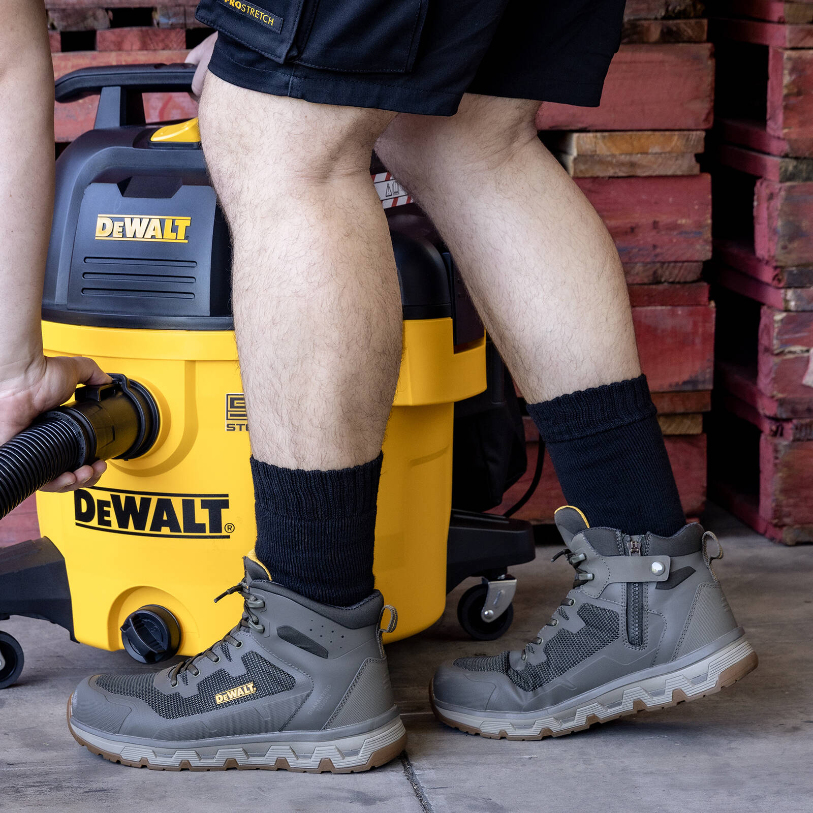 DeWALT Olive Forge Steel Cap Safety Work Boot Size 6 - SRC, 300C Heat Resistant