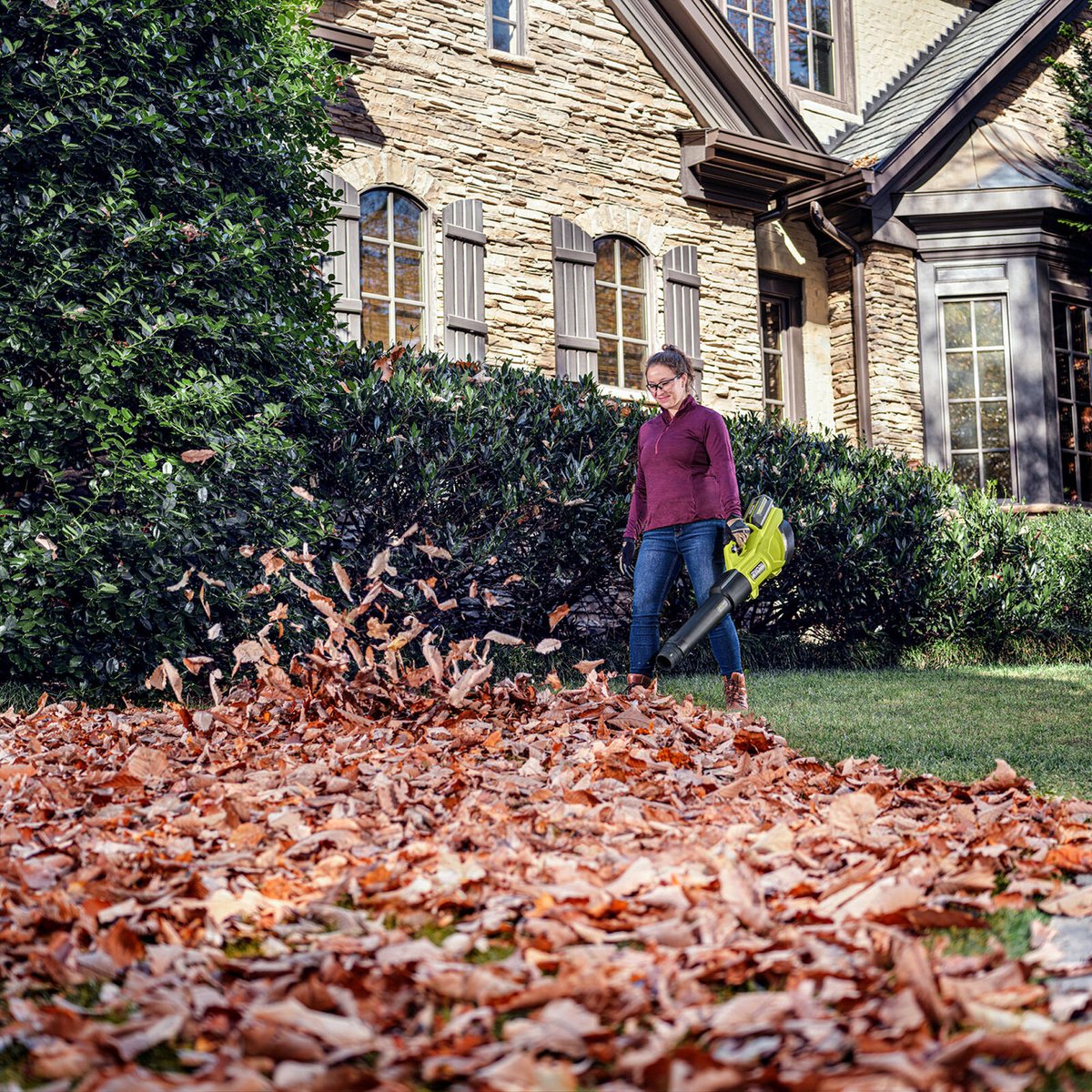 Ryobi 36V HP Brushless Jet Blower 600CFM 4.0Ah Kit - Efficient Leaf Removal - SuperSaverAU - view 3