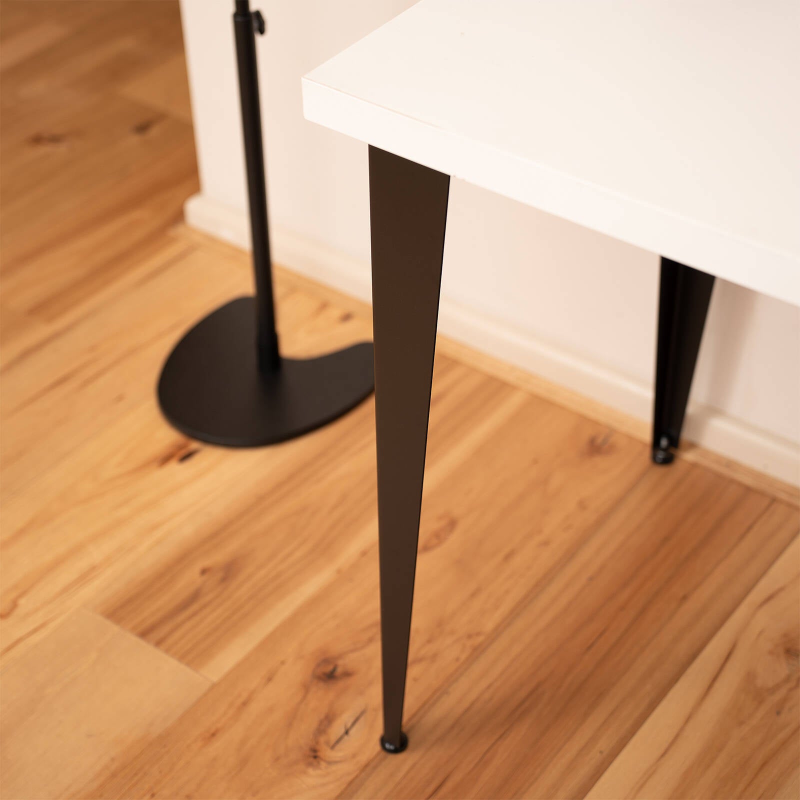 Taskmaster 710 x 2mm Black Steel Corner Furniture Leg